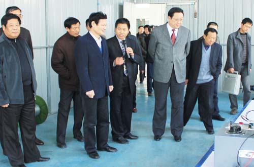 參觀電地暖車間