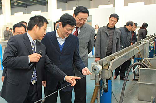 參觀電伴熱生產(chǎn)線