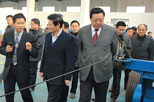 董事長(zhǎng)李貽連講解電伴熱市場(chǎng)前景